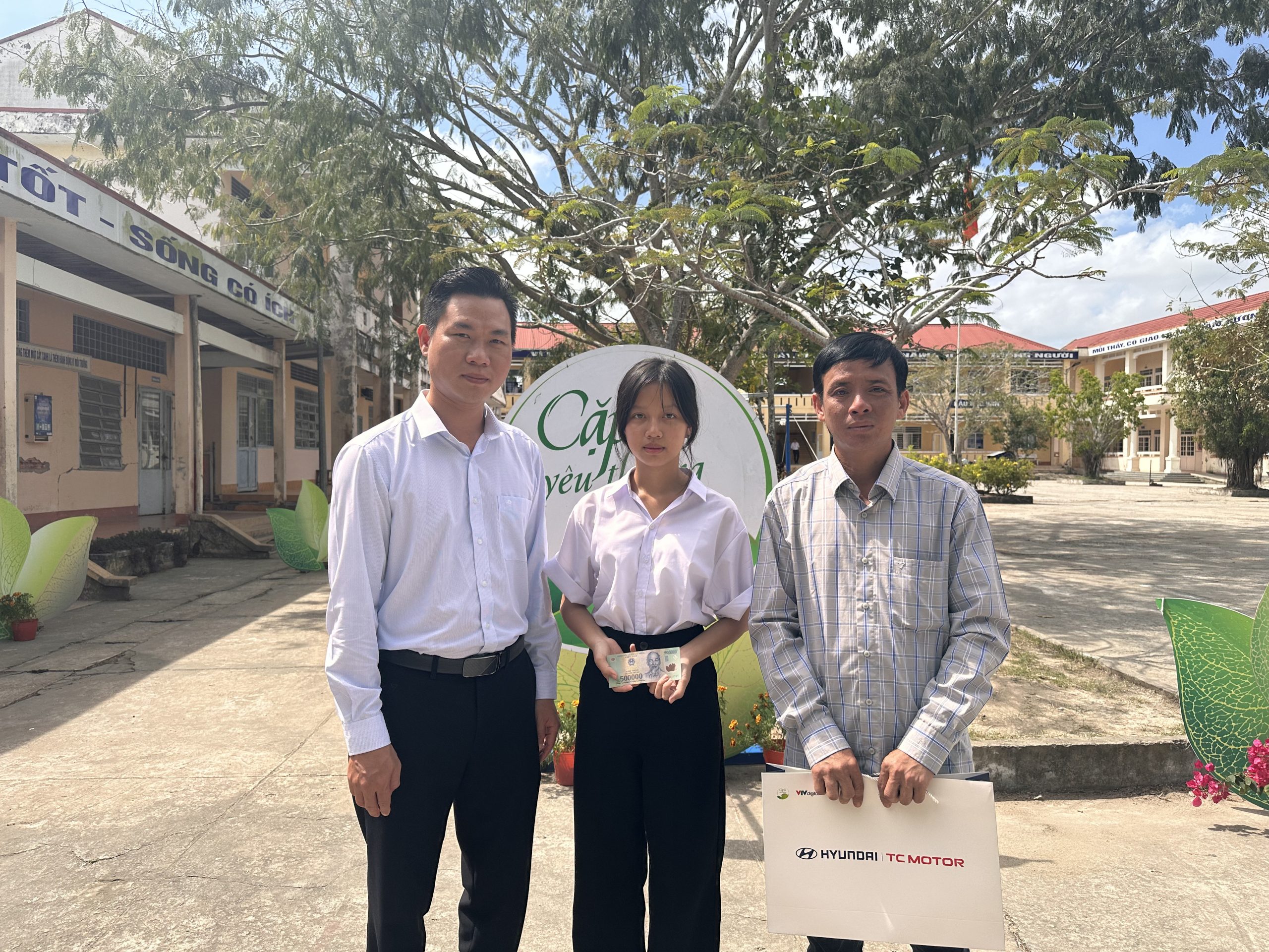 Cặp lá yêu thương-Nguyễn Huỳnh Anh-Hyundai