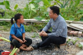 Sunshine Group thắp sáng ước mơ cho lá chưa lành tri thức tại Phú Thọ