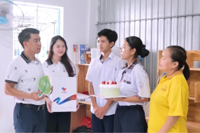 Đại lá lành VNPAY dành tặng bữa tiệc sinh nhật bất ngờ cho cô bé tại Cà Mau