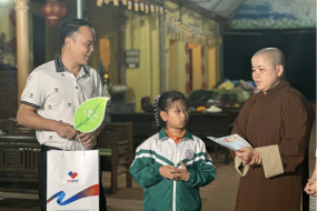 Tình mẹ nơi cửa thiền và hành trình chắp cánh ước mơ trẻ thơ của Đại lá lành VNPAY