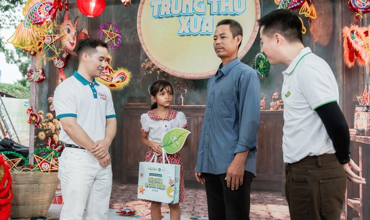 Kem đánh răng dược liệu Ngọc Châu tiếp sức em Lê Thạch Lâm Tâm Như trên hành trình đến trường